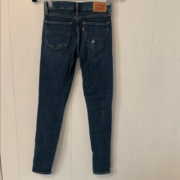 Levi’s 711 Skinny Women's Darkest Wash Blue Distressed Jeans - Picture 2 of 6